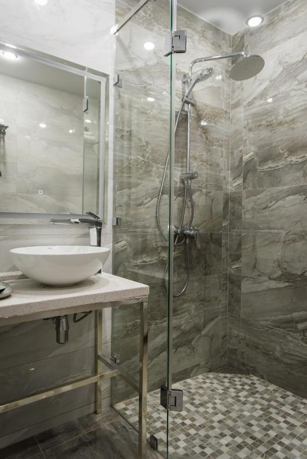 Rakhat Hotel Oral Bagian luar foto